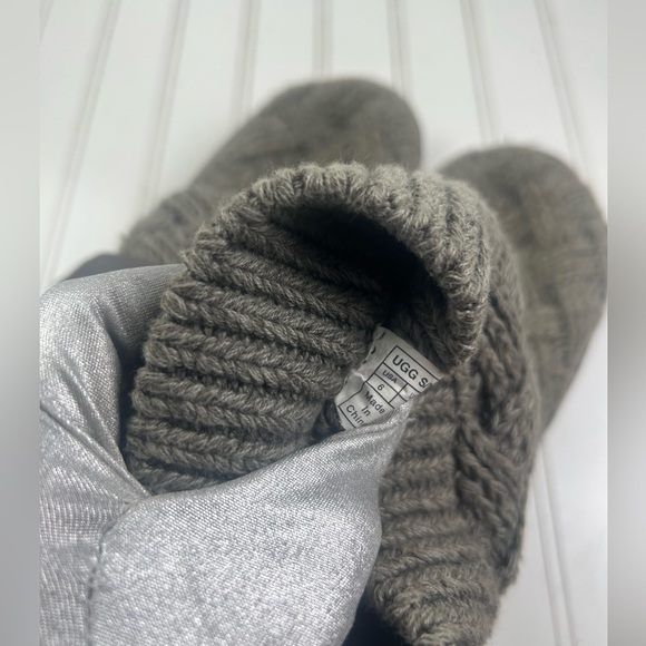 UGG Boot Bootie Cable Knit Bow Ribbon Lace Back Isla Gray Suede Womenโs Size 6 - Picture 9 of 10